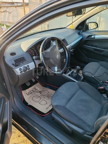 Opel Astra 2006, 300,000 km - 1.4 l - Bakı