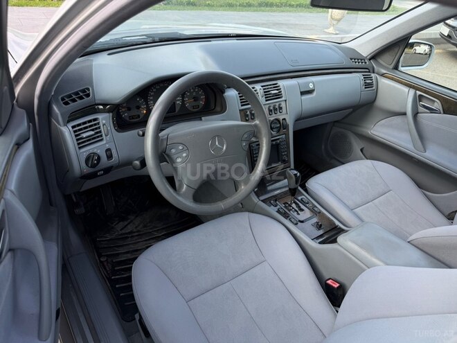 Mercedes E 240 2000, 289,547 km - 2.4 l - Gəncə