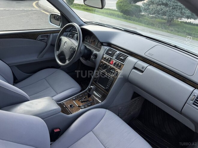 Mercedes E 240 2000, 289,547 km - 2.4 l - Gəncə
