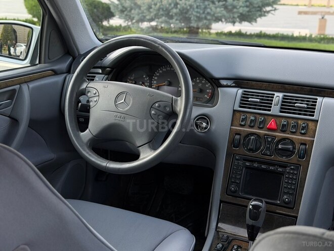 Mercedes E 240 2000, 289,547 km - 2.4 l - Gəncə