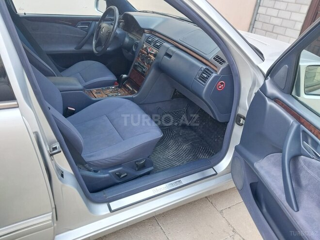 Mercedes E 240 2000, 369,100 km - 2.4 l - Şirvan