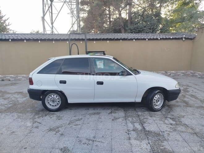 Opel Astra 1994, 250,000 km - 1.6 l - Xaçmaz