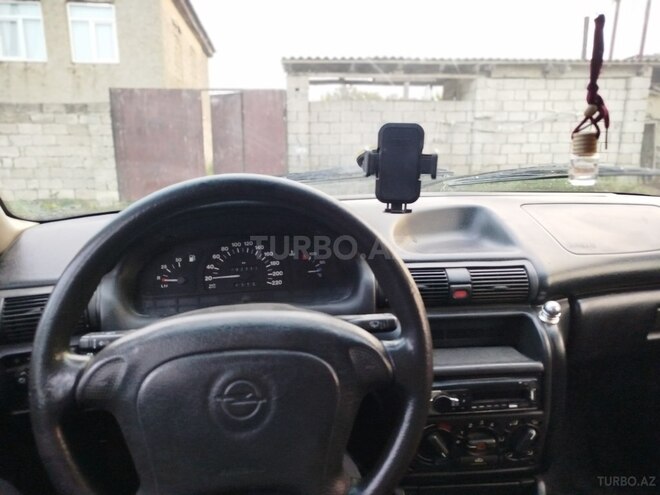 Opel Astra 1994, 250,000 km - 1.6 l - Xaçmaz