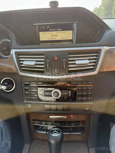 Mercedes E 250 2010, 295,835 km - 1.8 л - Bakı
