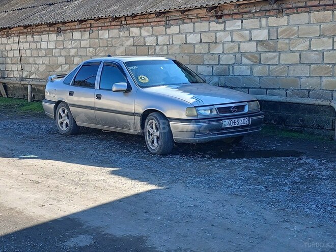 Opel Vectra 1994, 350,000 km - 1.6 l - Zaqatala