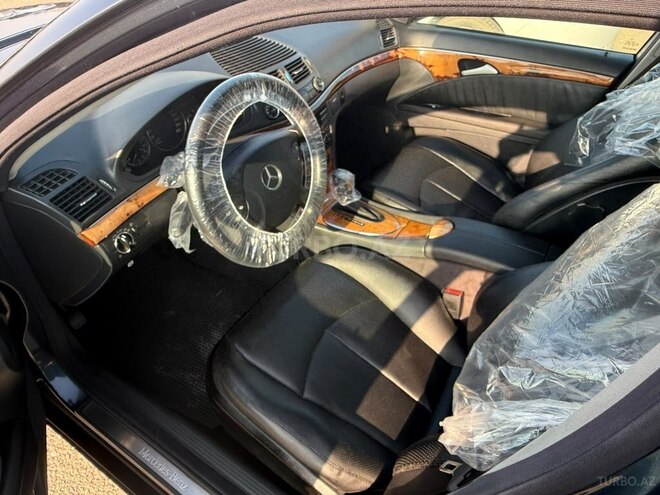 Mercedes E 240 2002, 225,500 km - 2.6 l - Bakı