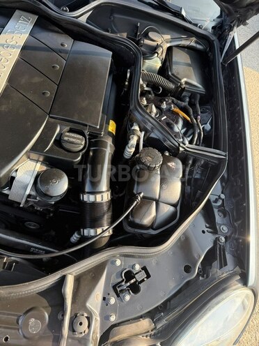 Mercedes E 240 2002, 225,500 km - 2.6 l - Bakı