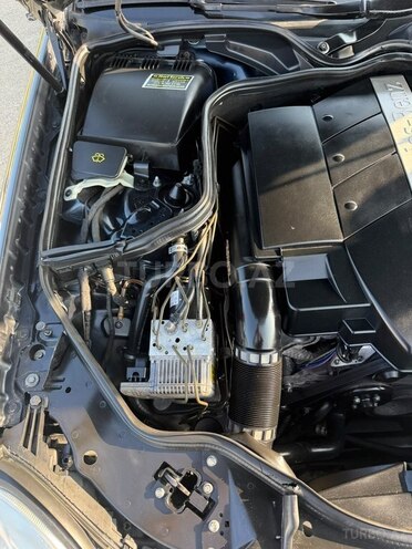 Mercedes E 240 2002, 225,500 km - 2.6 l - Bakı