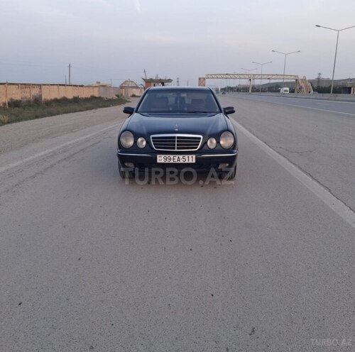 Mercedes E 220 2001, 421,351 km - 2.2 l - Bakı