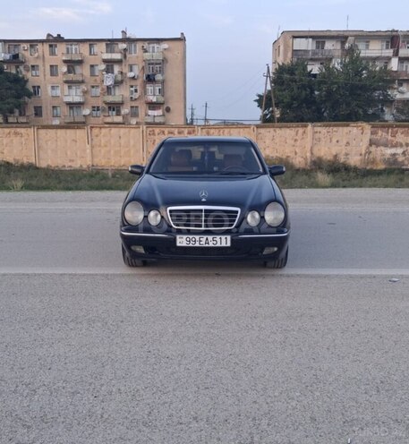 Mercedes E 220 2001, 421,351 km - 2.2 l - Bakı