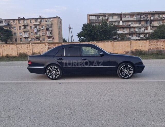 Mercedes E 220 2001, 421,351 km - 2.2 l - Bakı