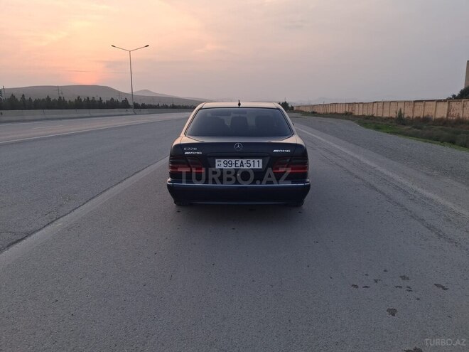 Mercedes E 220 2001, 421,351 km - 2.2 l - Bakı