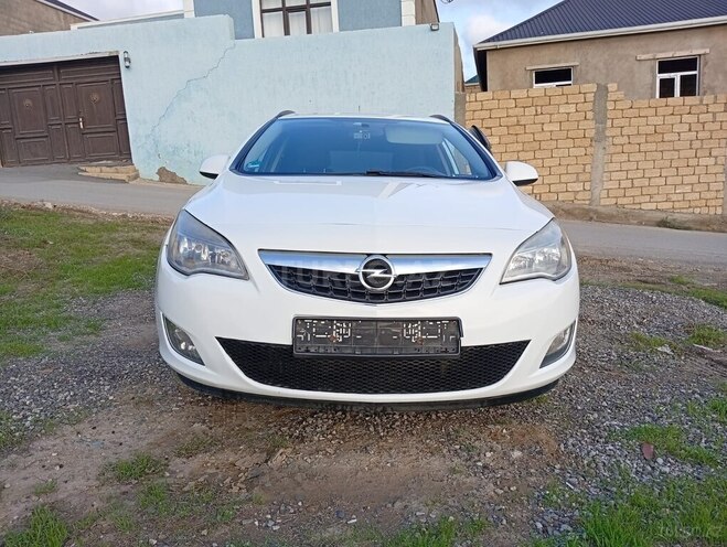 Opel Astra 2012, 257,000 km - 1.4 l - Bakı