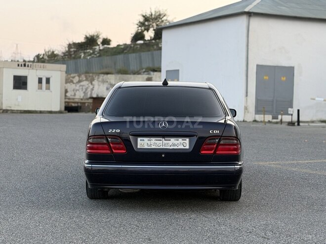 Mercedes E 220 2000, 443,000 km - 2.2 л - Bakı