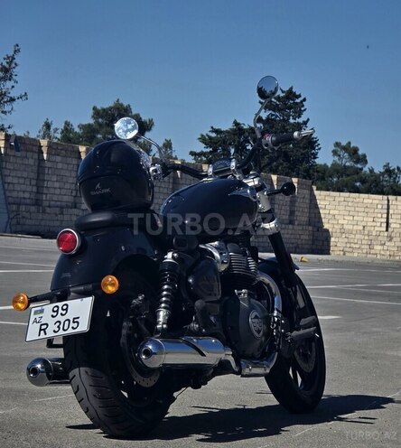 Royal Enfield Super Meteor 650 2025, 1,500 km - 0.7 l - Bakı