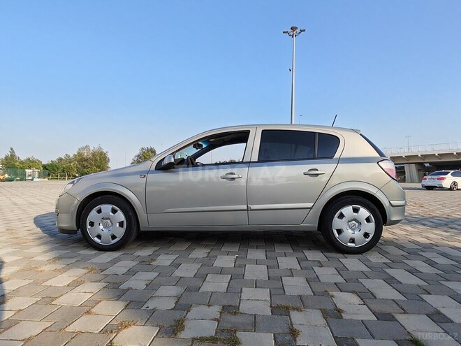 Opel Astra 2005, 275,000 km - 1.4 л - Bakı