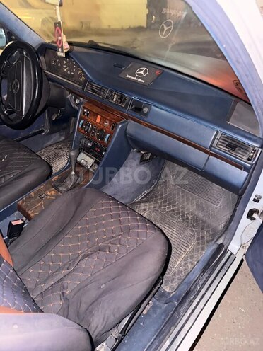 Mercedes  1991, 768,389 km - 2.3 л - Bakı