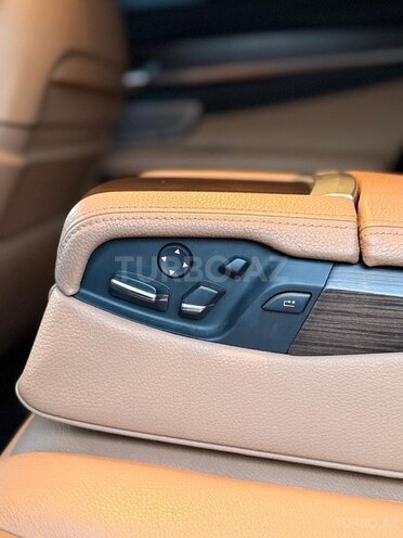 BMW 740 2014, 285,000 km - 3.0 l - Bakı