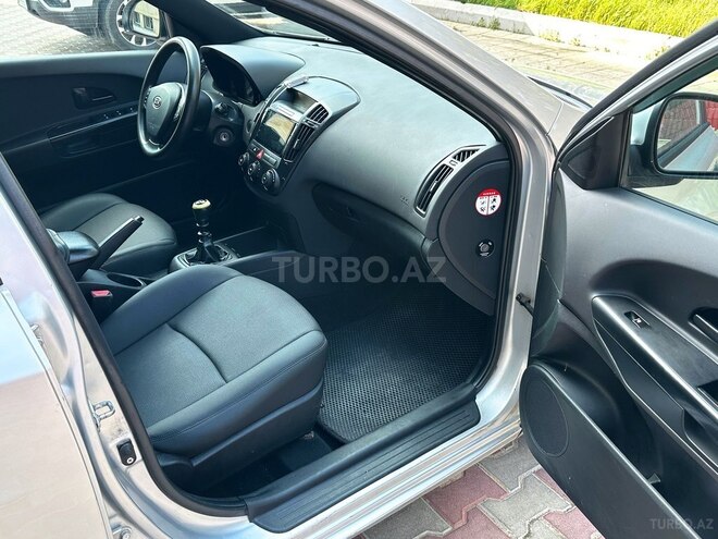Kia  2009, 298,000 km - 2.0 l - Bakı
