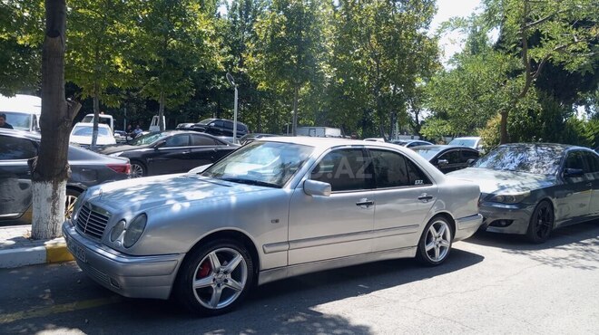 Mercedes E 200 1996, 350,000 km - 2.2 л - Bakı
