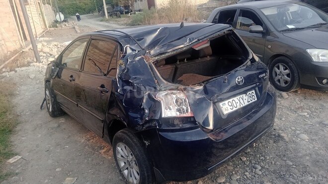 Toyota Corolla 2006, 350,000 km - 1.4 л - Bakı