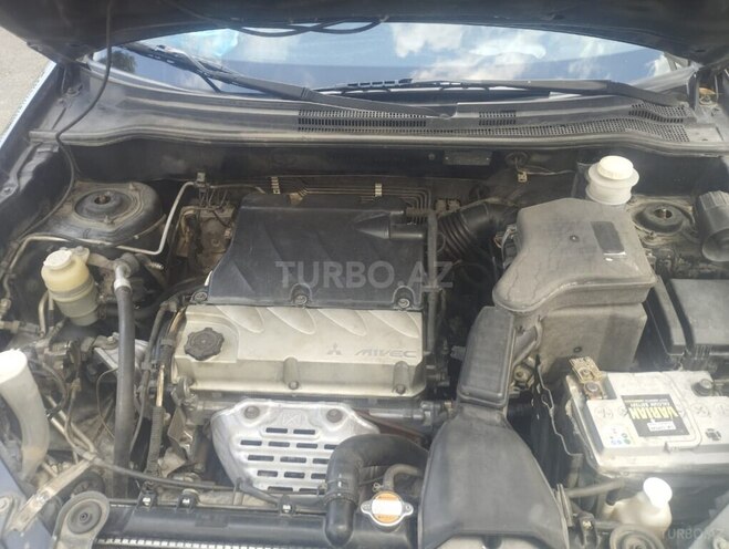 Mitsubishi Outlander 2006, 300,000 km - 2.4 l - Şəki
