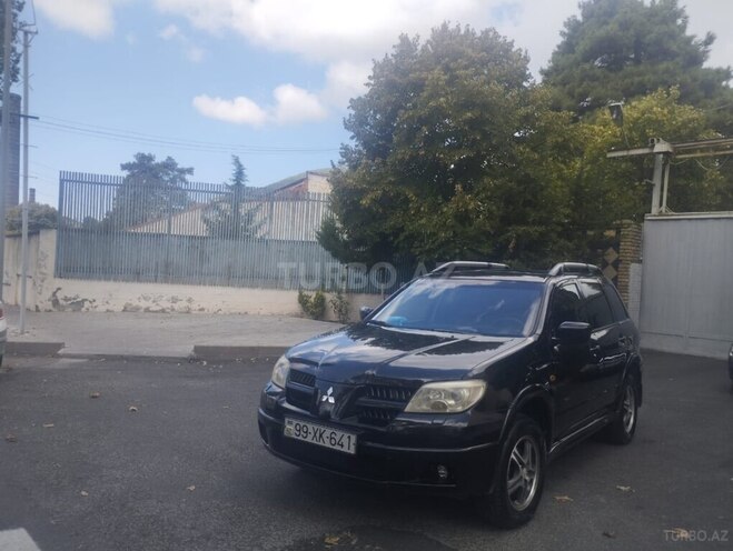 Mitsubishi Outlander 2006, 300,000 km - 2.4 l - Şəki