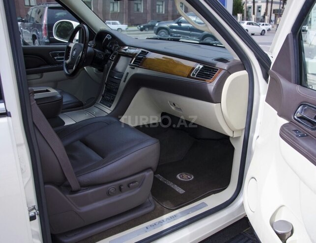 Cadillac Escalade 2013, 174,947 km - 6.2 l - Bakı