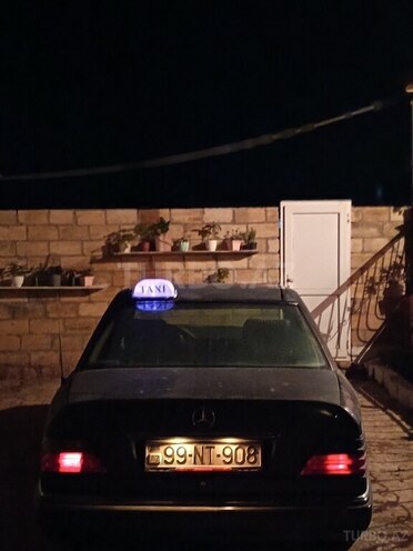Mercedes E 220 1993, 638,000 km - 2.2 l - Salyan