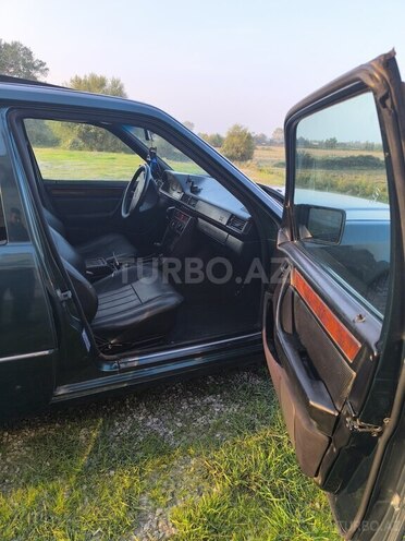 Mercedes E 200 1995, 354,000 km - 2.0 л - Xaçmaz