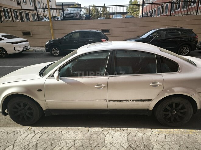 Volkswagen Passat 2003, 208,000 km - 1.8 l - Xırdalan