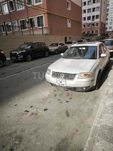 Volkswagen Passat 2003, 208,000 km - 1.8 l - Xırdalan