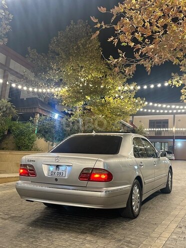 Mercedes E 240 2001, 329,000 km - 2.4 l - Bakı