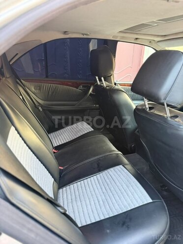 Mercedes E 240 2001, 329,000 km - 2.4 l - Bakı