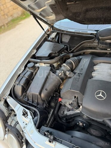 Mercedes E 240 2001, 329,000 km - 2.4 l - Bakı