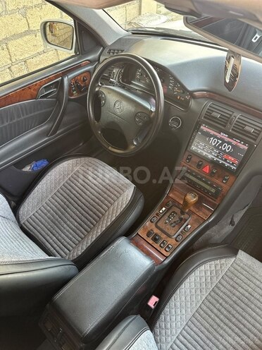 Mercedes E 240 2001, 329,000 km - 2.4 l - Bakı