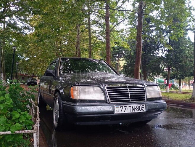 Mercedes E 200 1994, 400,000 km - 2.0 л - Qusar
