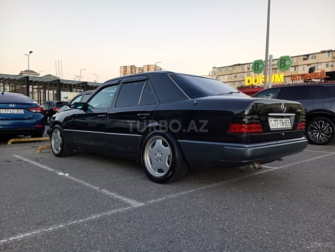 Mercedes E 200 1994, 400,000 km - 2.0 л - Qusar