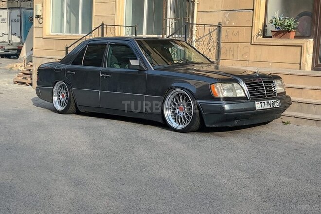 Mercedes E 200 1994, 400,000 km - 2.0 л - Qusar