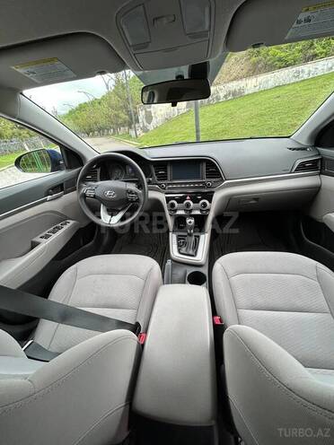 Hyundai Elantra 2019, 115,000 km - 2.0 л - Qax