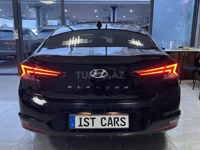 Hyundai Elantra 2019, 110,000 km - 2.0 l - Bakı