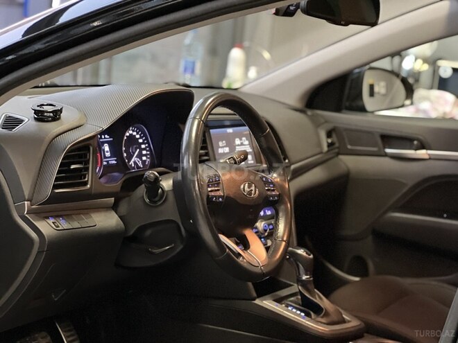 Hyundai Elantra 2019, 110,000 km - 2.0 l - Bakı
