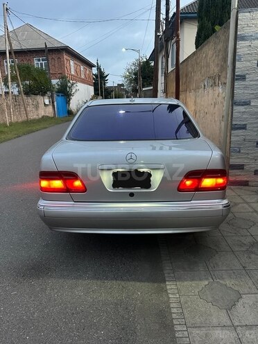 Mercedes E 270 2001, 457,000 km - 2.7 l - Bakı