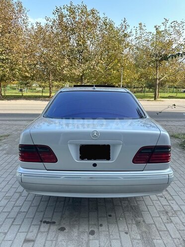 Mercedes E 270 2001, 457,000 km - 2.7 l - Bakı