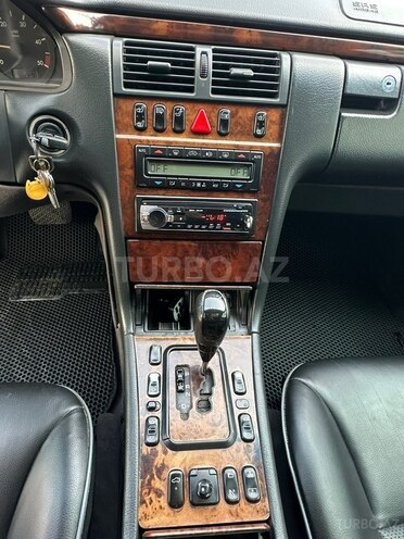 Mercedes E 270 2001, 457,000 km - 2.7 l - Bakı