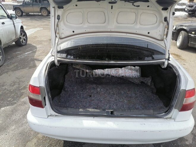 Toyota Corolla 2000, 458,623 km - 1.5 l - Qax