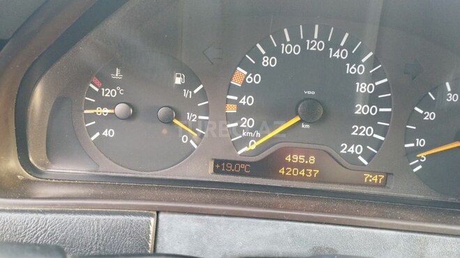 Mercedes E 240 1999, 420,437 km - 2.4 l - Zərdab
