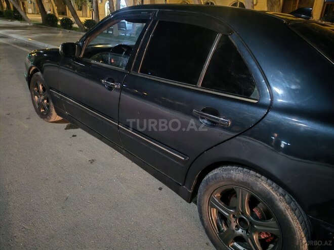 Mercedes E 240 2000, 420,000 km - 2.4 l - Yevlax