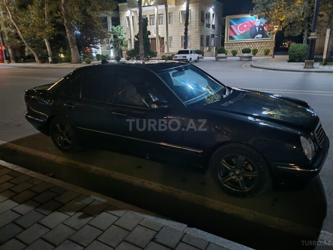 Mercedes E 240 2000, 420,000 km - 2.4 l - Yevlax