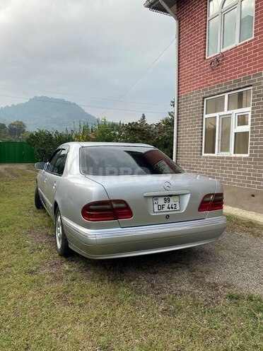 Mercedes E 220 2000, 396,545 km - 2.2 л - Lənkəran